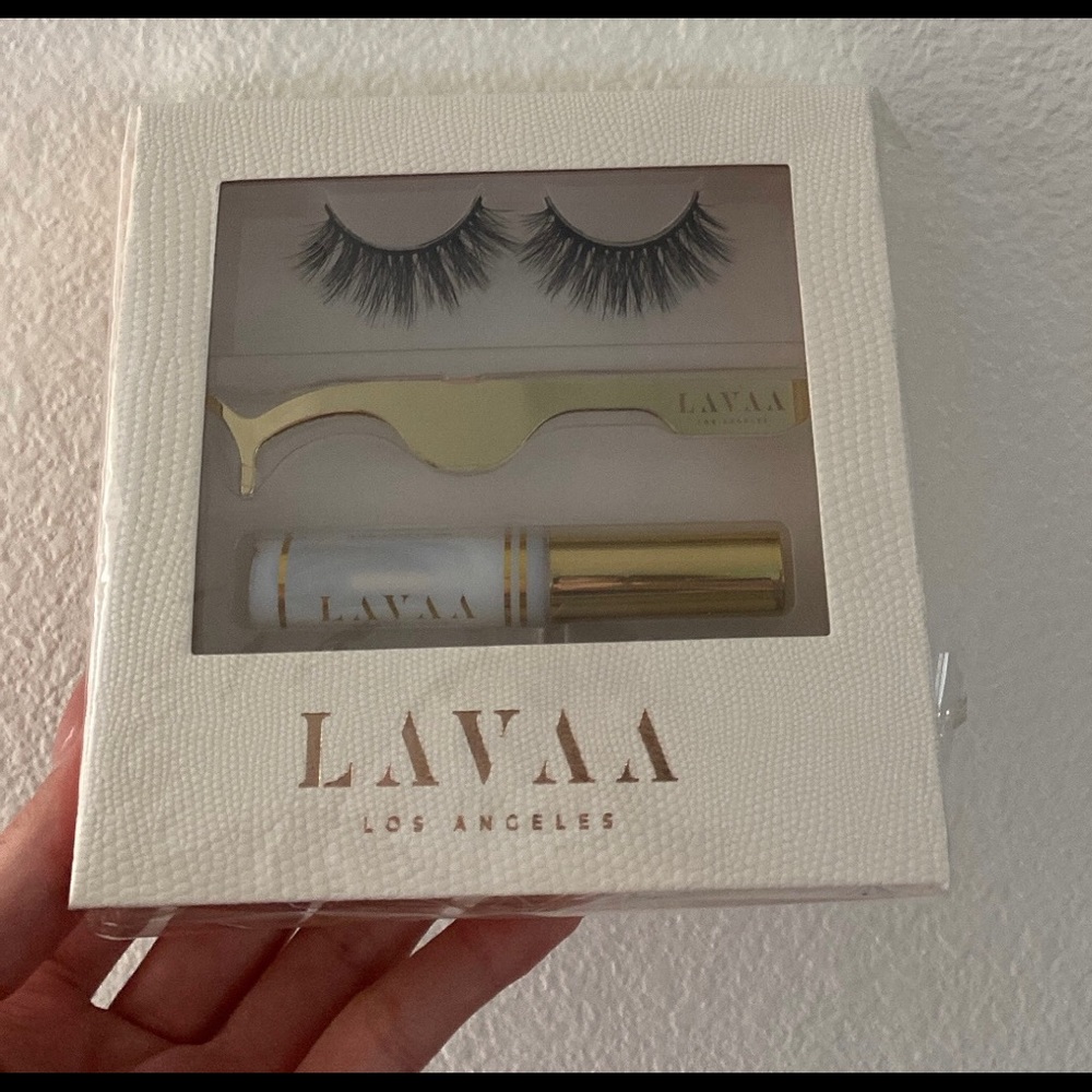 Lavaa Beauty Flirty Lash Set - new
